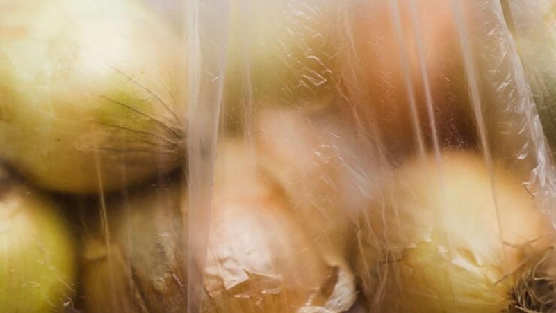 Sacola de plástico: descubra suas vantagens e alternativas sustentáveis
